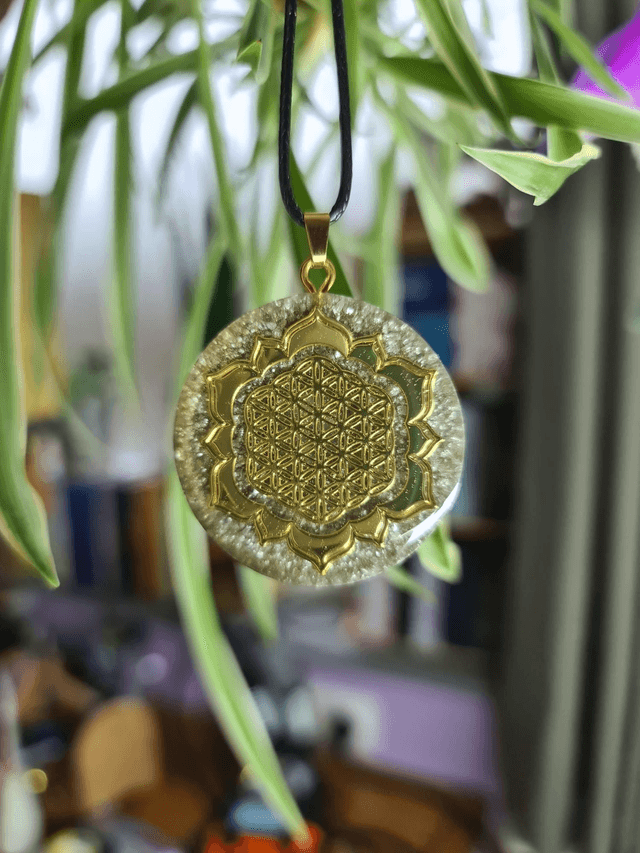 Amulette Fleur de vie lotus Quartz