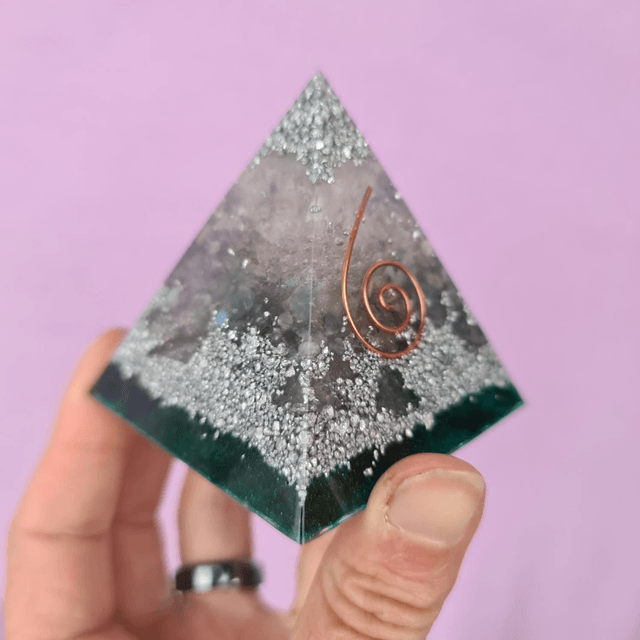 Pyramide Labradorite verte