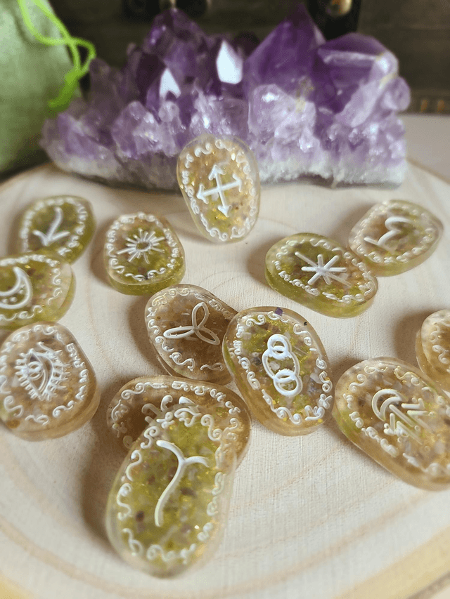 Runes des Soeurcières 🌿 Labradorite (blanc)