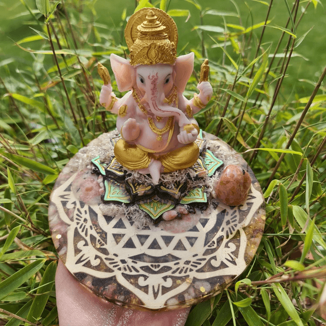 Ganesh Grenat et Pierre de soleil 