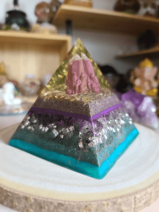 Pyramide Papillon 🦋 10cm