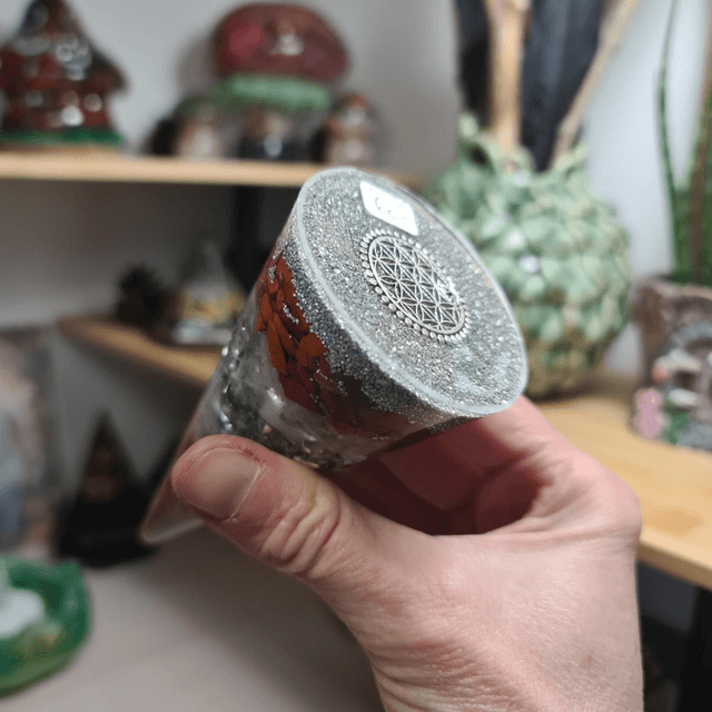 Cône Orgonite ancrage Jaspe rouge 
