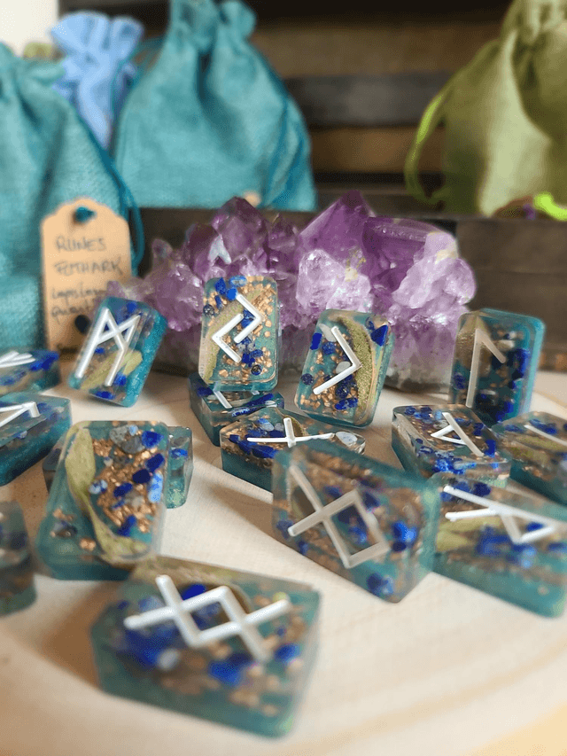 Runes Futhark 💙🌿 Lapis-lazuli et Sauge