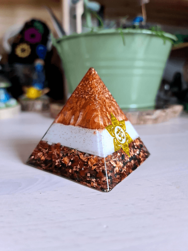 Pyramide Om 🕉 Force et concentration 