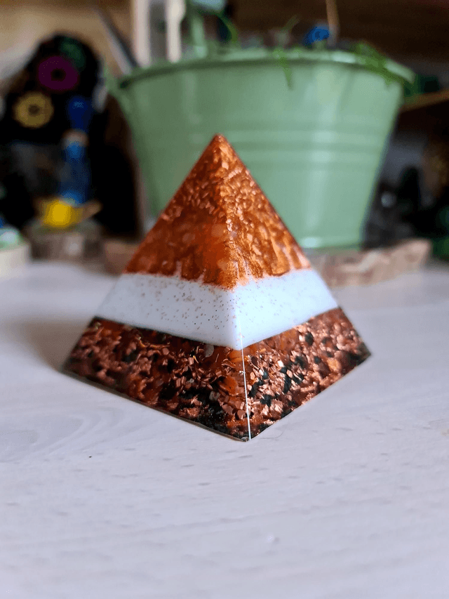 Pyramide Om 🕉 Force et concentration 