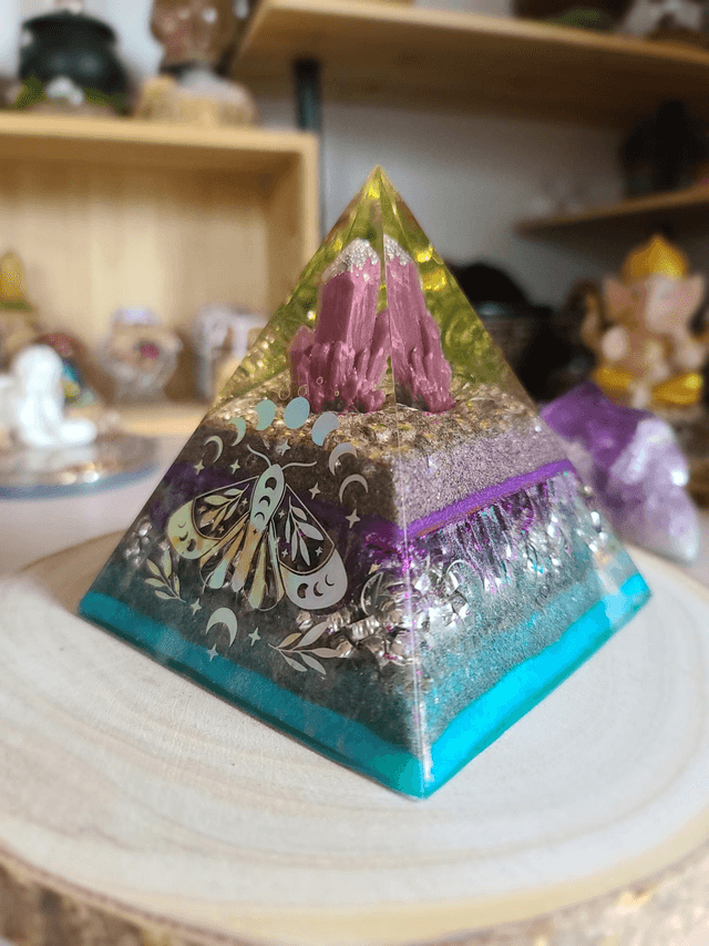 Pyramide Papillon 🦋 10cm