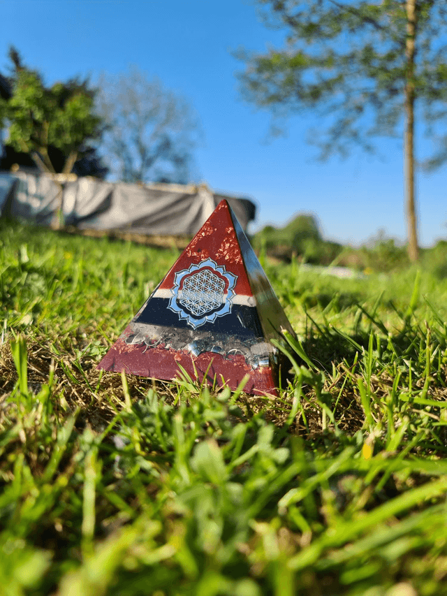 Pyramide Fleur de vie argentée ❤️ 