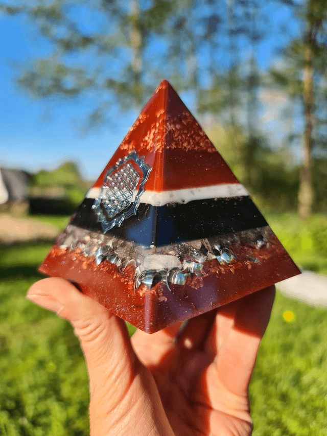 Pyramide Fleur de vie argentée ❤️ 