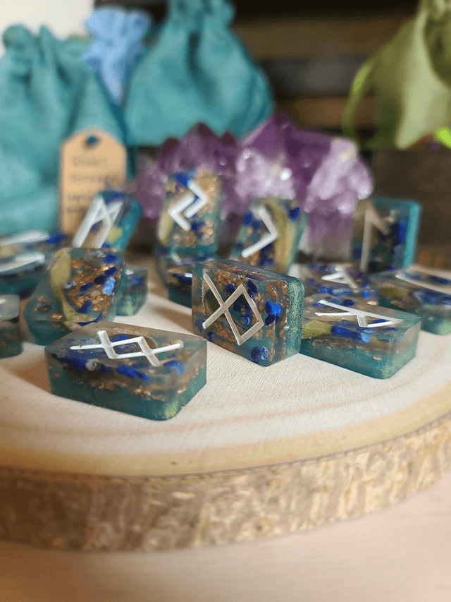 Runes Futhark 💙🌿 Lapis-lazuli et Sauge