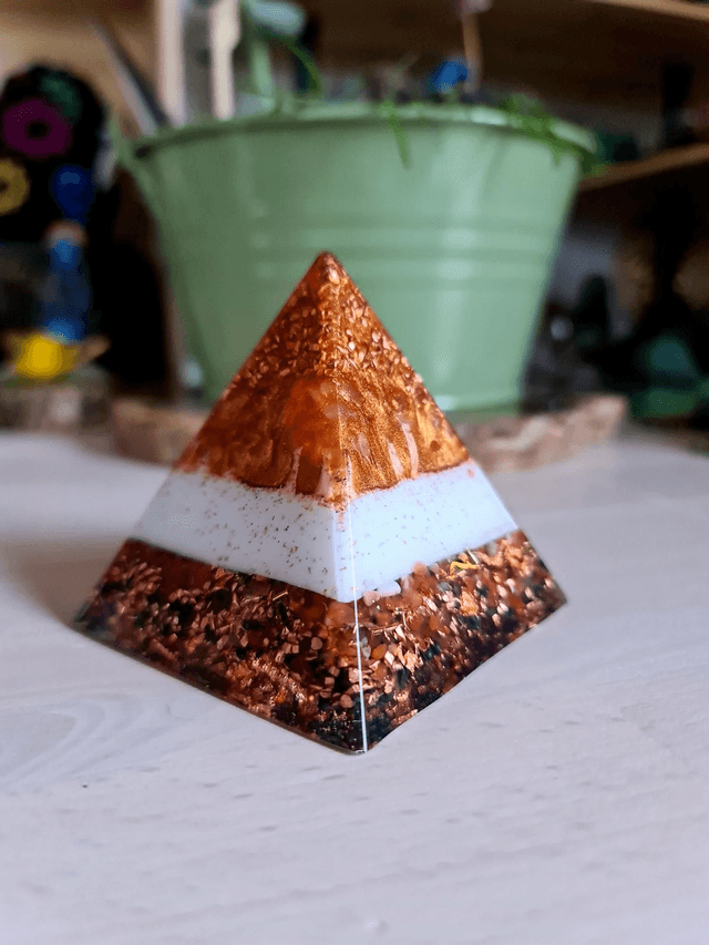 Pyramide Om 🕉 Force et concentration 