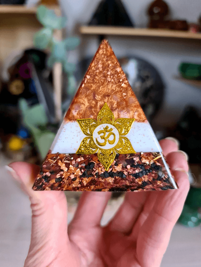 Pyramide Om 🕉 Force et concentration 