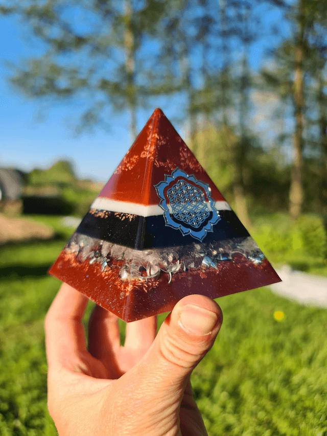 Pyramide Fleur de vie argentée ❤️ 