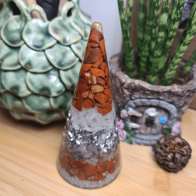 Cône Orgonite ancrage Jaspe rouge 