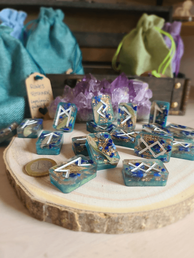 Runes Futhark 💙🌿 Lapis-lazuli et Sauge