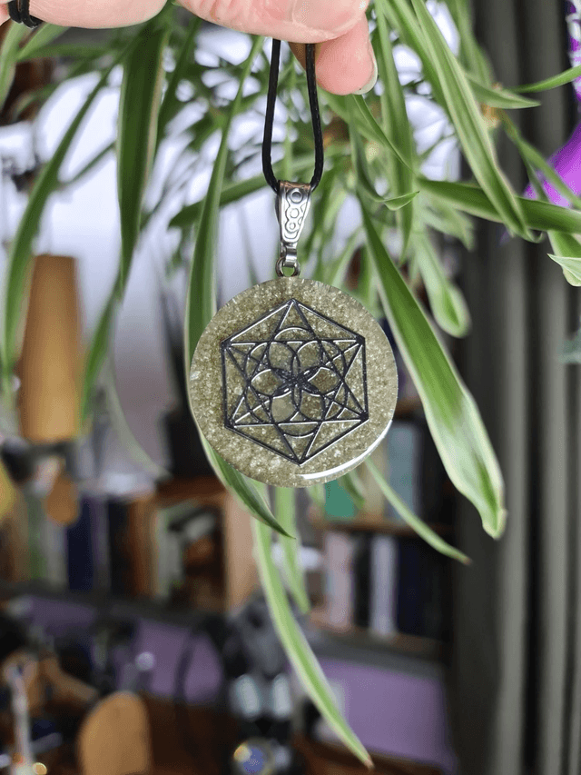 Amulette Fleur de vie Salomon Quartz