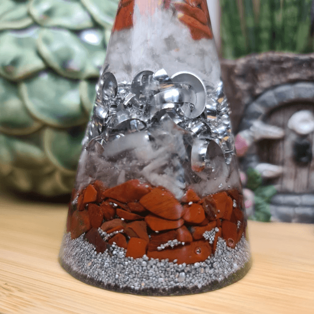 Cône Orgonite ancrage Jaspe rouge 