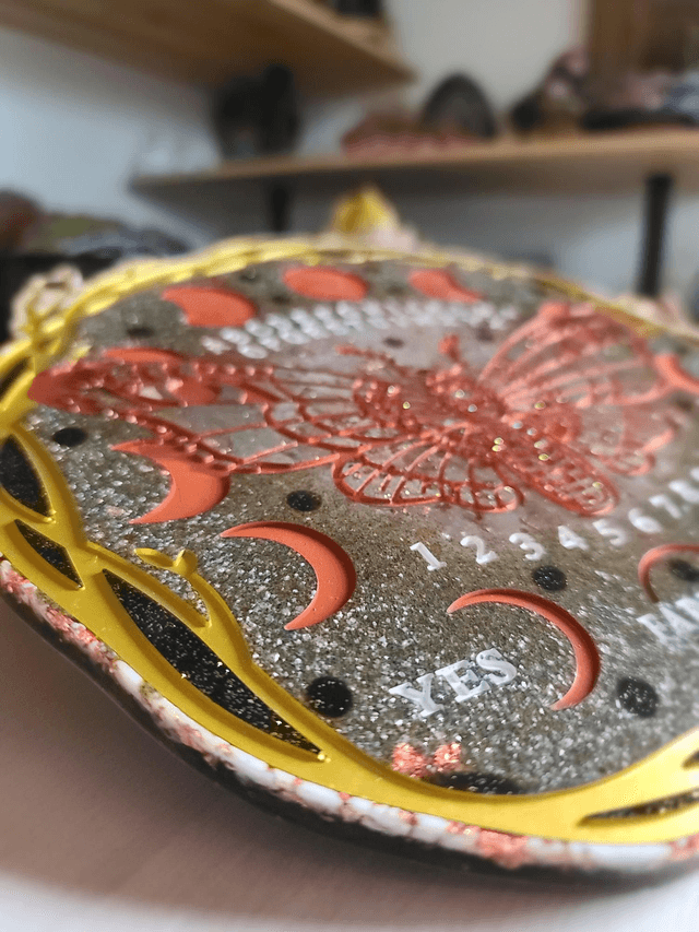 Planche à pendule 🦋 l'Oracle des Ailes