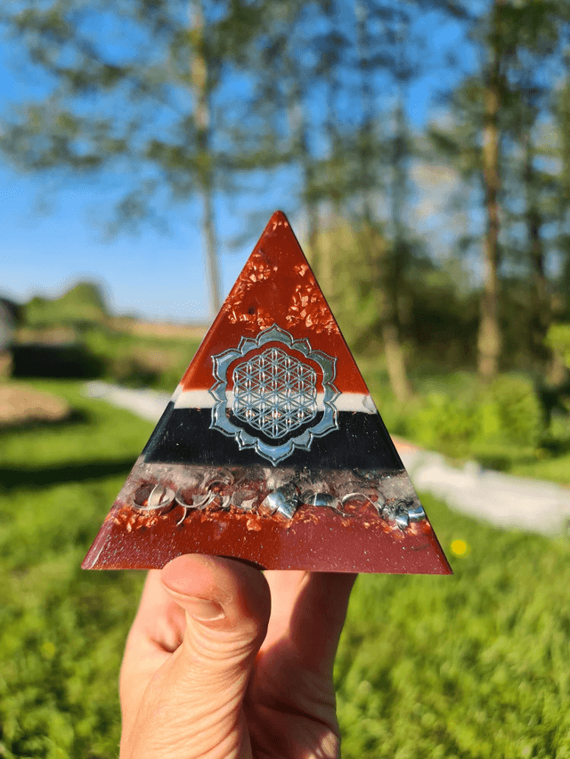 Pyramide Fleur de vie argentée ❤️ 