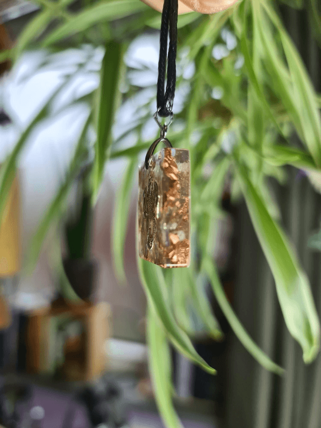 Médaillon carré dragon Labradorite 