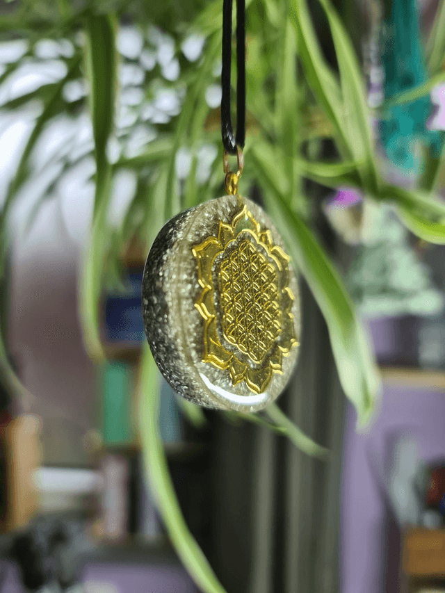Amulette Fleur de vie lotus Quartz