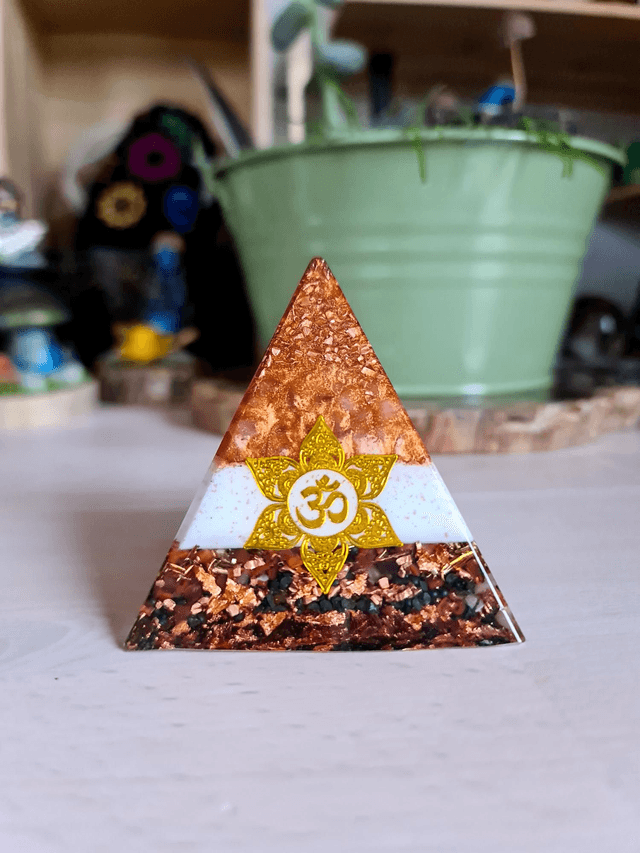Pyramide Om 🕉 Force et concentration 