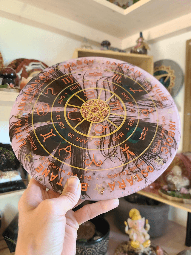 Roue de l'année Plumes de Paon 