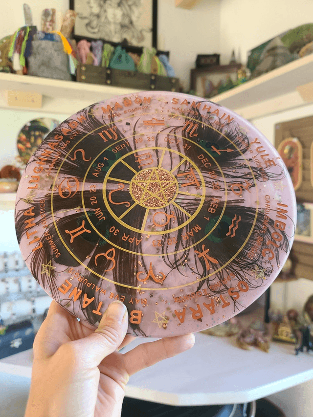Roue de l'année Plumes de Paon 