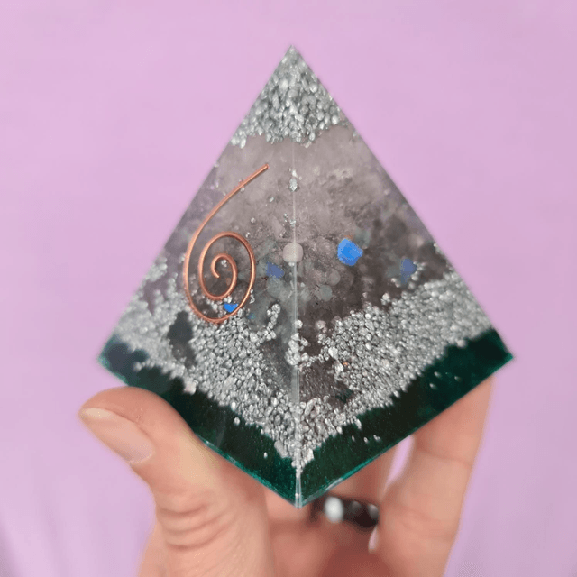 Pyramide Labradorite verte