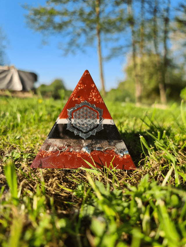 Pyramide Fleur de vie argentée ❤️ 