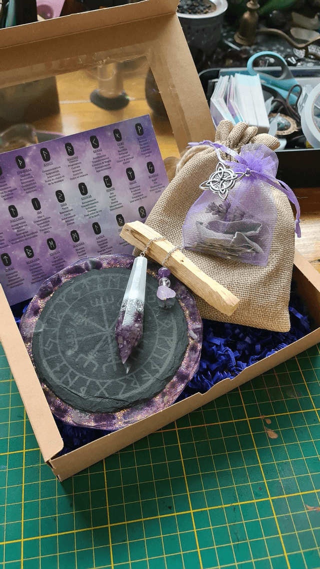 Coffret Divination "L'Étoile Violette"